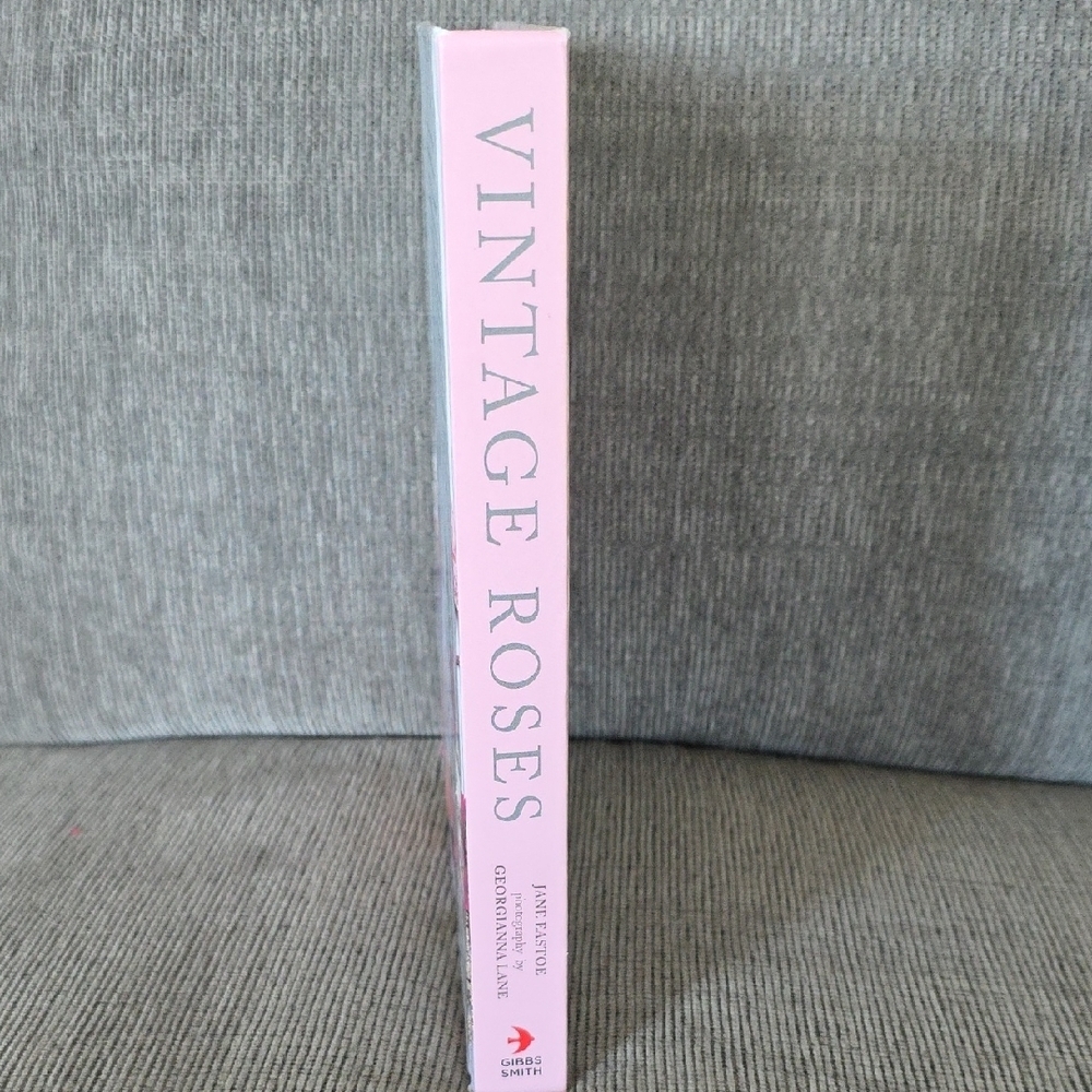 Vintage Roses Hardback Book,‎ 239 Pages - Picture 5 of 12